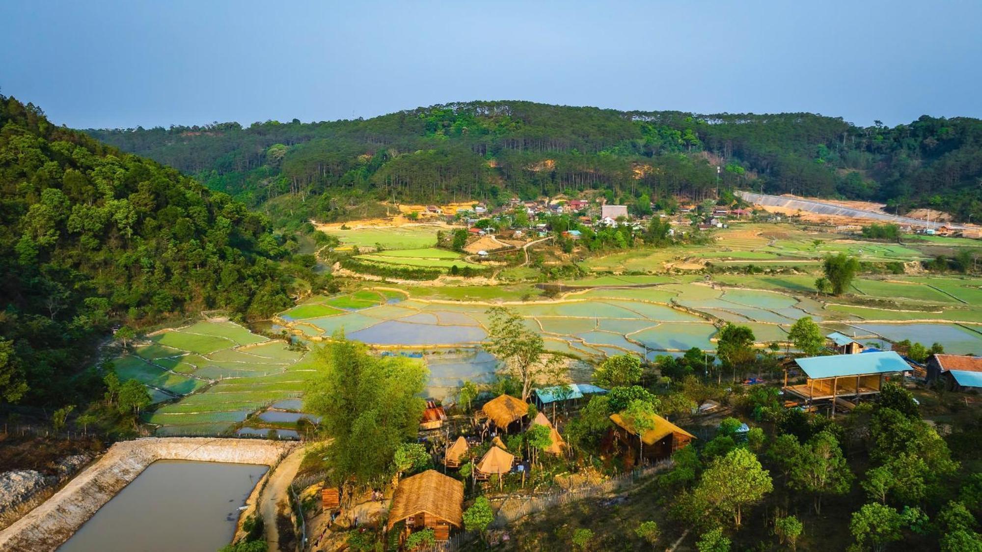 Nha Trong Ban - Homestay Mang Den Kon Von Kla Exterior photo